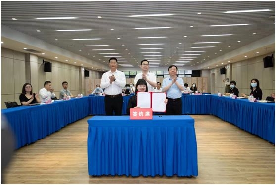 中遠海運發展與嘉興科技城、上海大學可持續能源研究院合作簽約